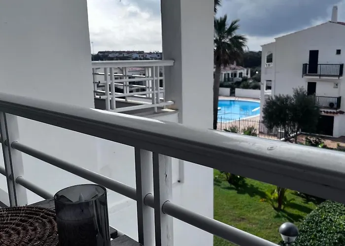 Acollidor D'estil Mediterrani A Prop De Cala En Brut